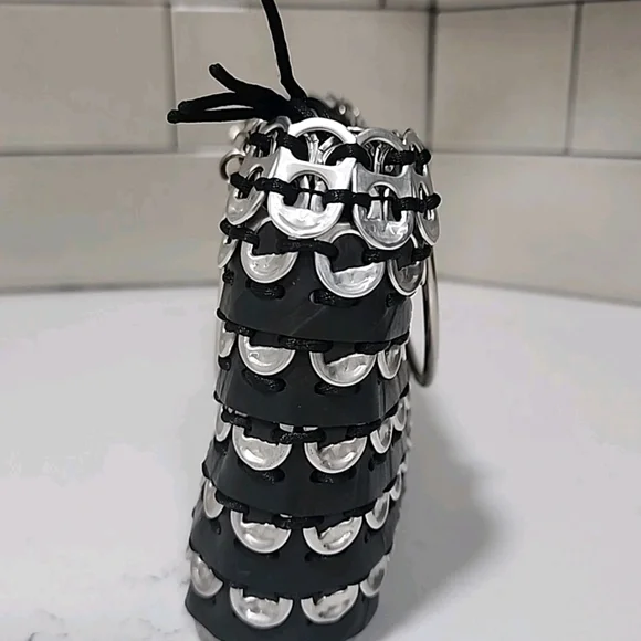 Upcycled Soda Tabs & Recycled Rubber Handbag With Stainless Steel Handles - Picture 2 of 6